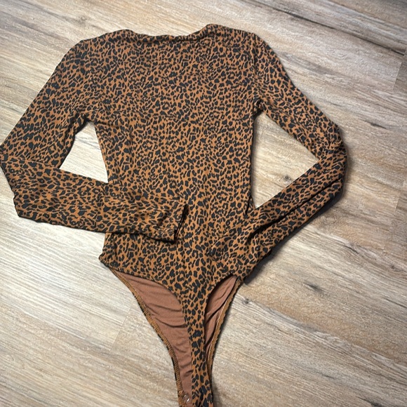 Yummy Sweater Co Cheetah Bodysuit - Picture 3 of 4